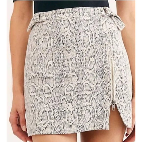 Free People Midnight Magic Snake Print Zip Mini Skirt Ladies Size 8 (M) Stretchy - Picture 1 of 13
